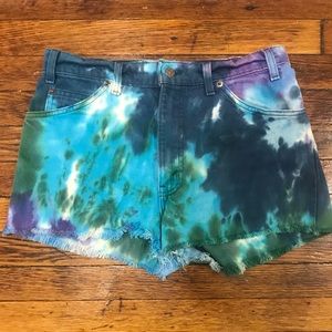Vintage Levi’s tye dye shorts